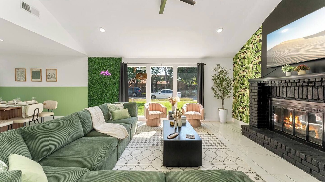 Photo of Livingroom in Carrollton