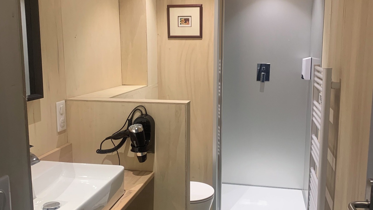 Photo of Bathroom in Gemil