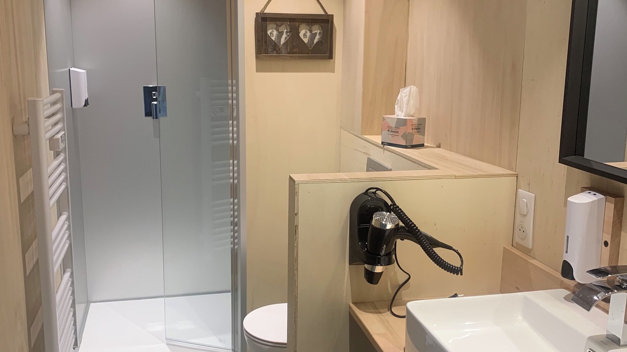 Photo of Bathroom in Gemil