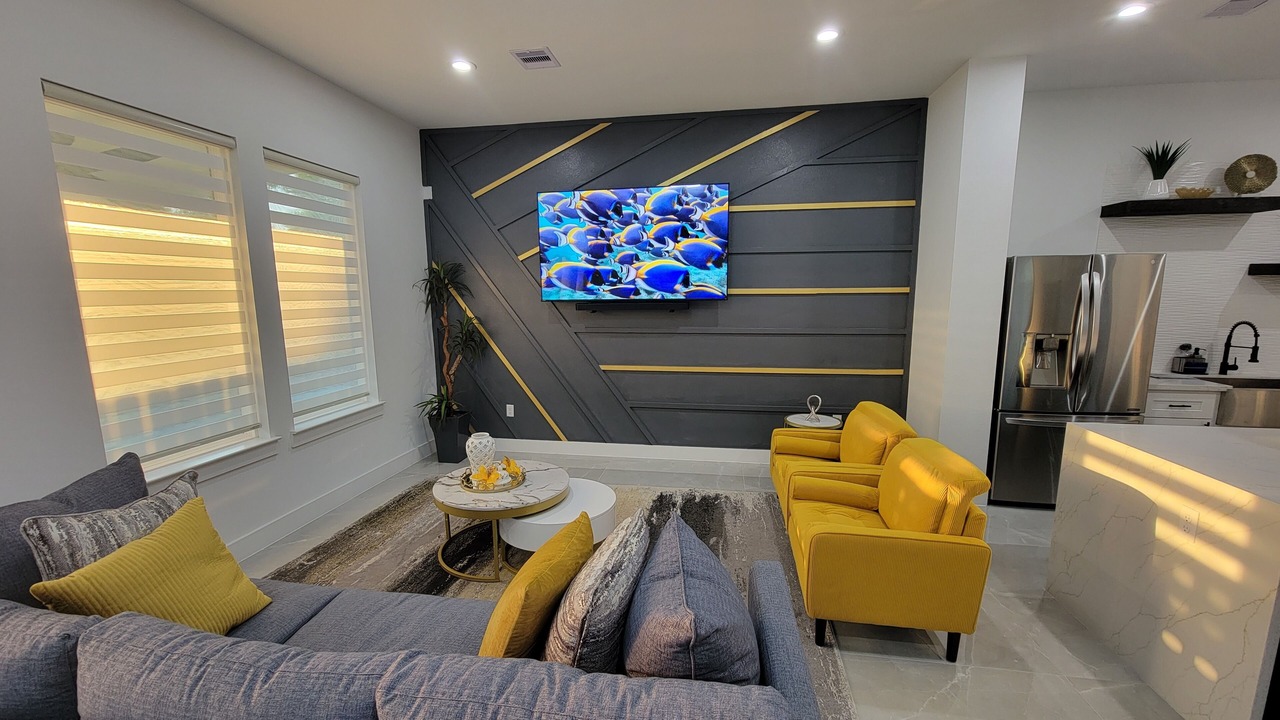 Photo of Livingroom in Northside