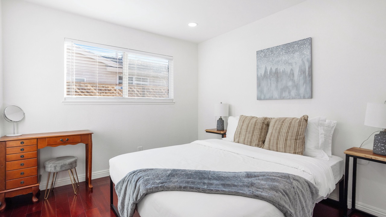 Photo of Bedroom in Newark