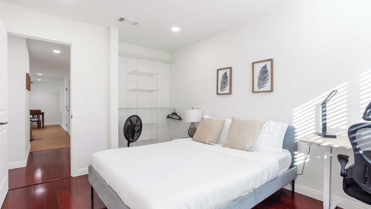 Photo of Bedroom in Newark