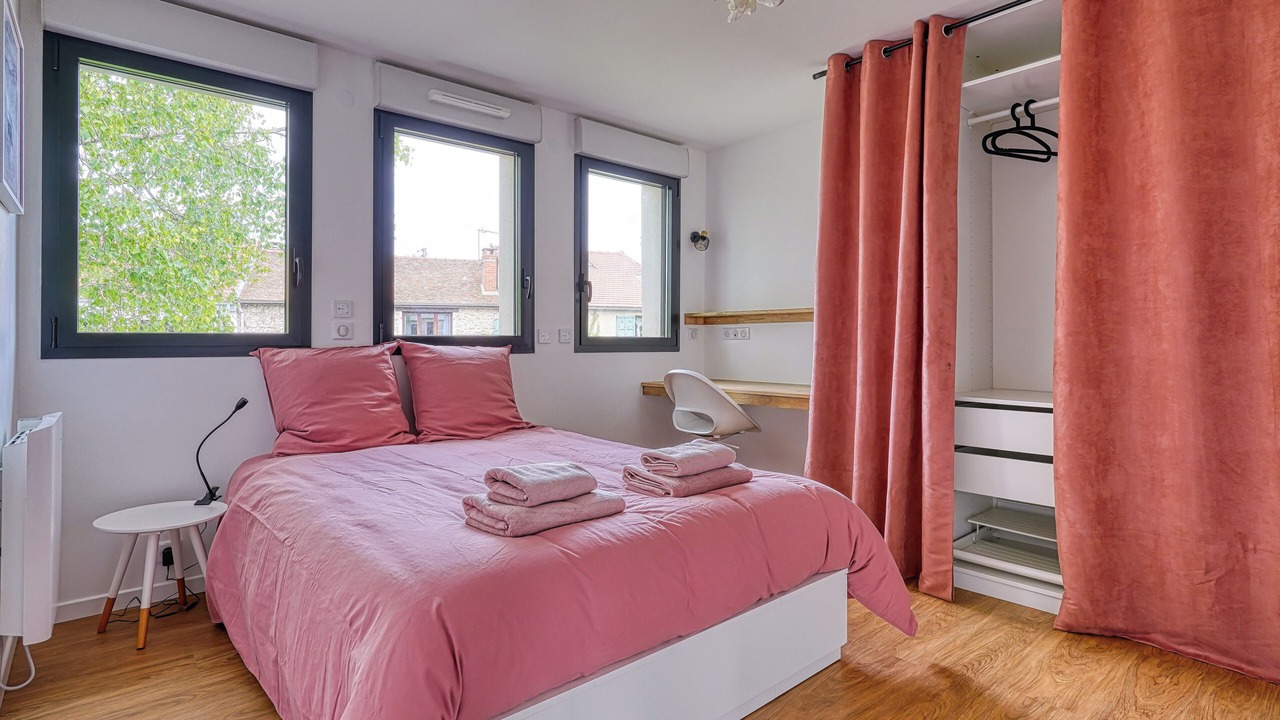Photo of Bedroom in Gif-sur-Yvette