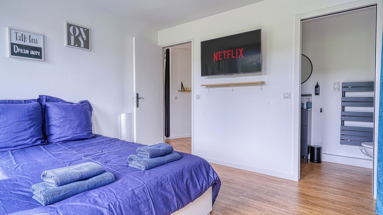 Photo of Bedroom in Gif-sur-Yvette