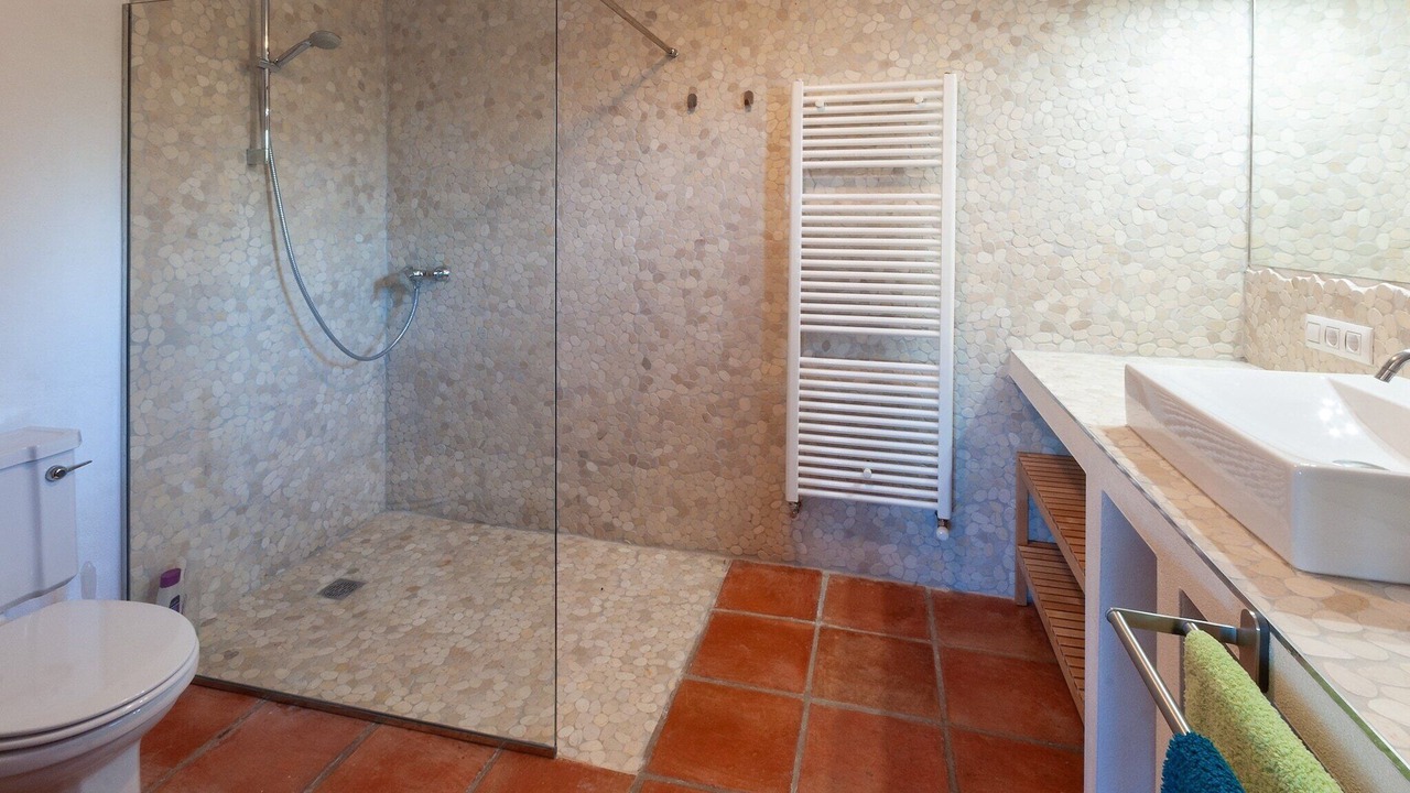 Photo of Bathroom in Trencall
