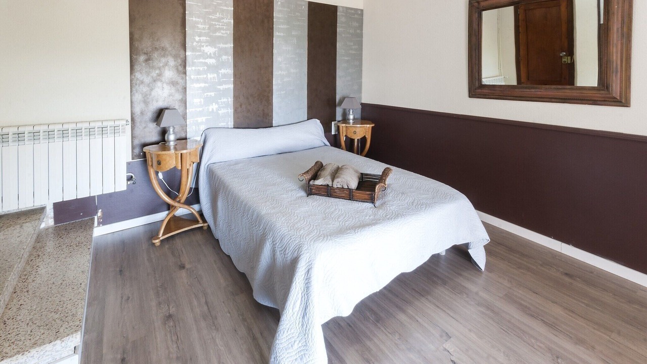 Photo of Bedroom in Ador