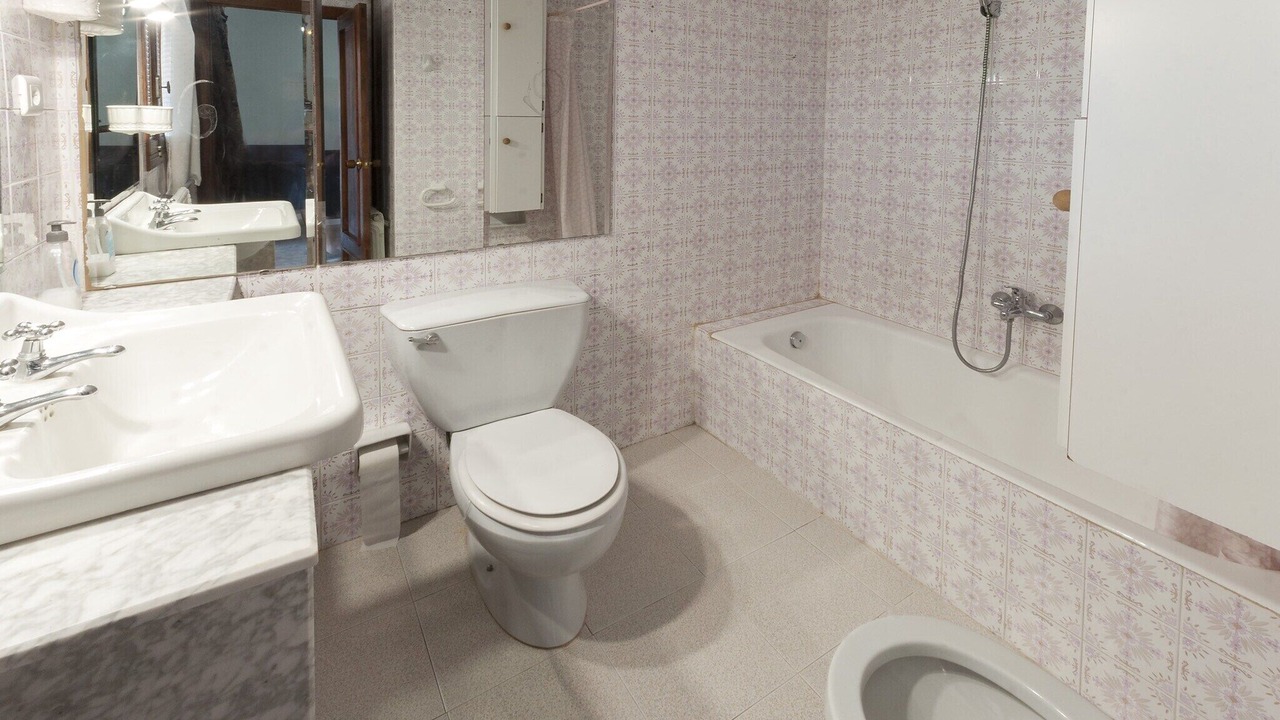 Photo of Bathroom in Ador