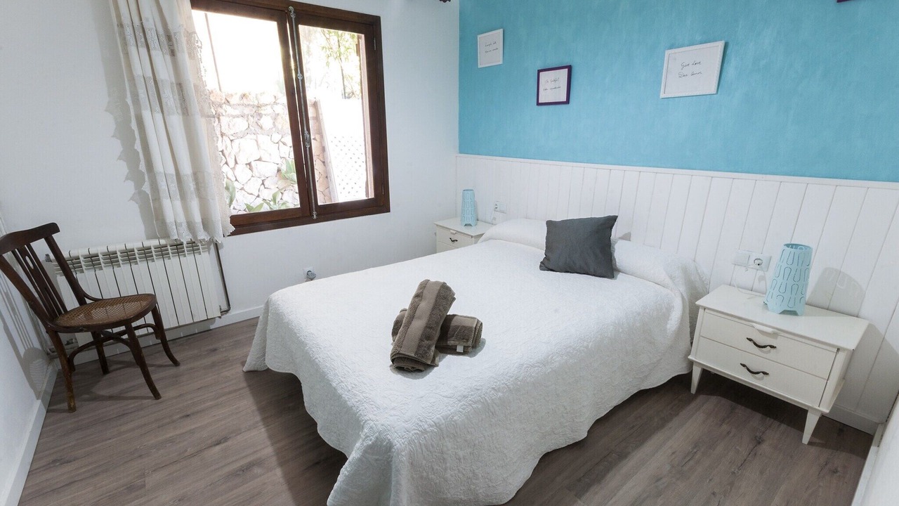 Photo of Bedroom in Ador