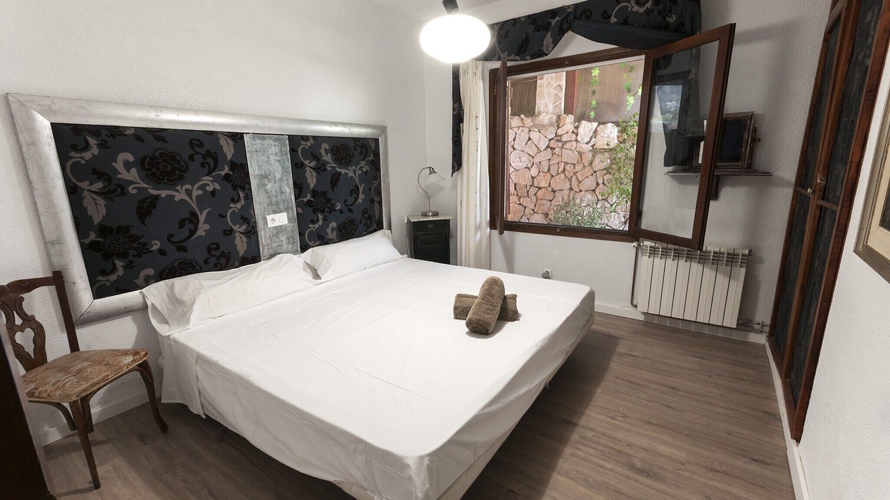 Photo of Bedroom in Ador