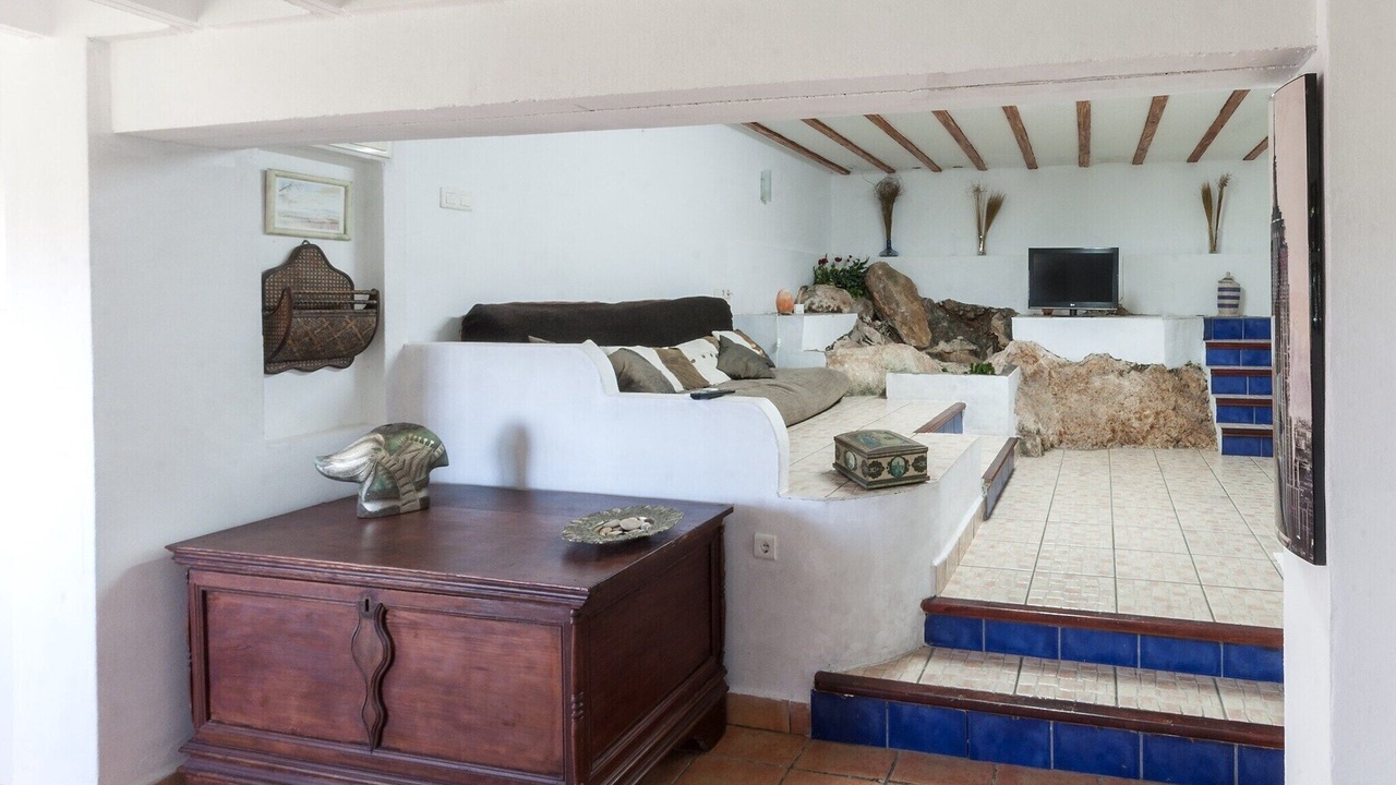 Photo of Livingroom in Ador