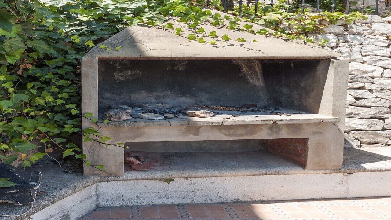 Photo of Outdoor in Ador