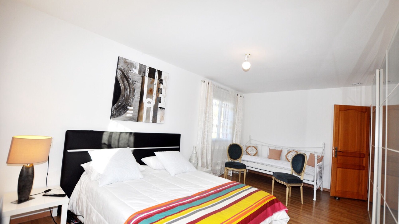 Photo of Bedroom in Pia
