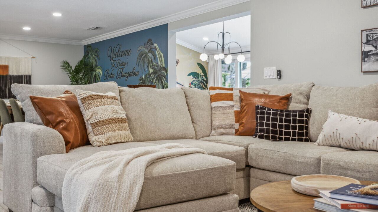 Photo of Livingroom in Town N County Park