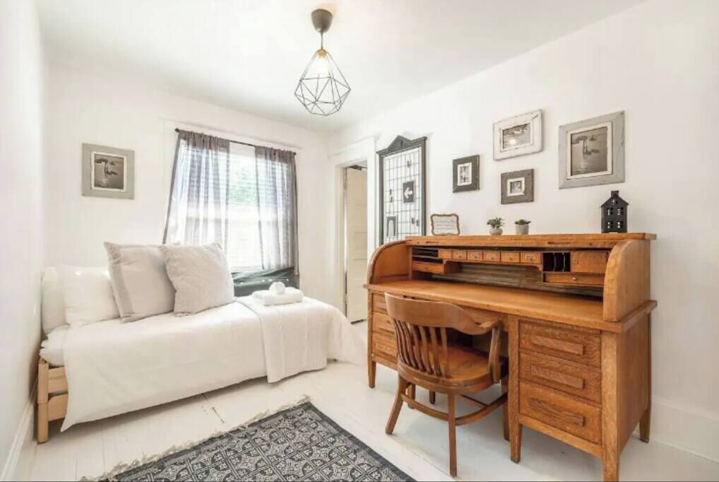 Photo of Bedroom in Sullivan's Gulch