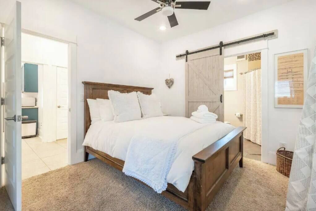 Photo of Bedroom in Sullivan's Gulch