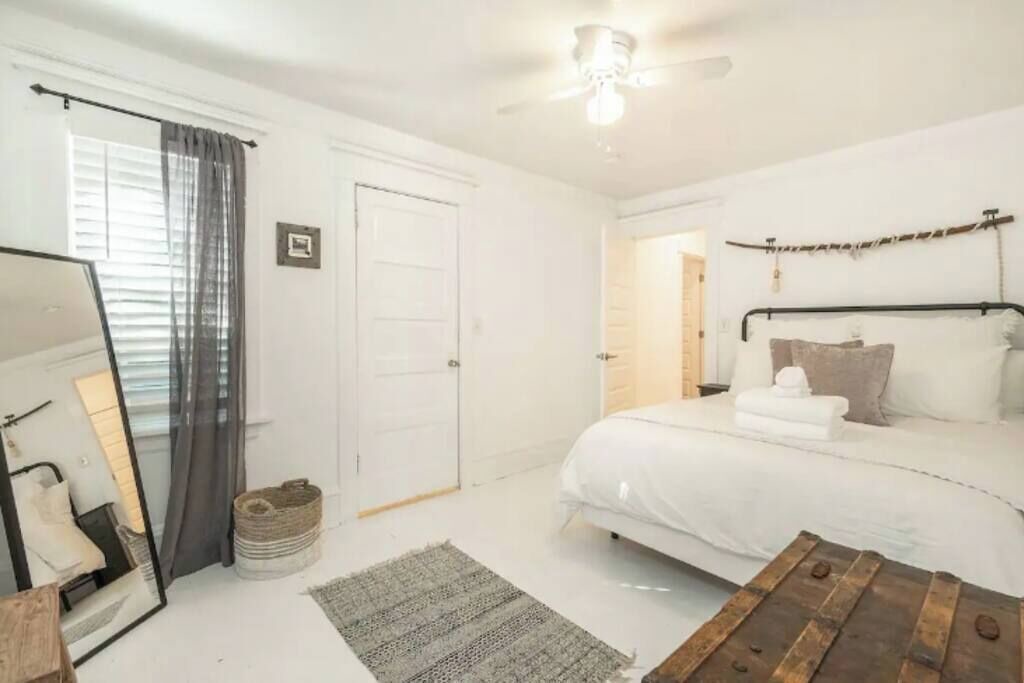 Photo of Bedroom in Sullivan's Gulch