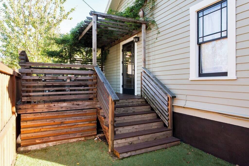 Photo of Outdoor in Sunnyside