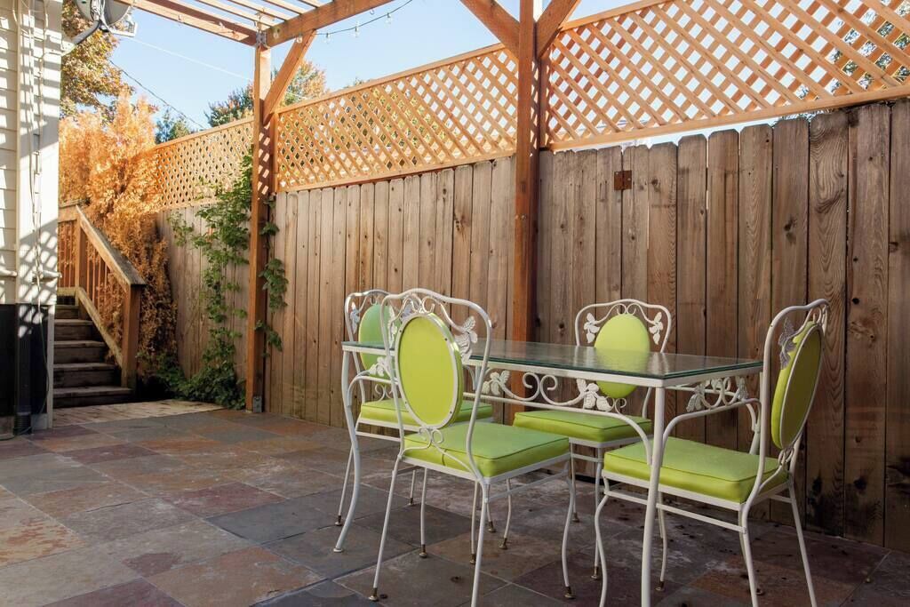 Photo of Outdoor in Sunnyside