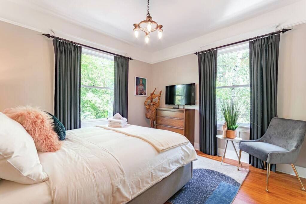 Photo of Bedroom in Nob Hill