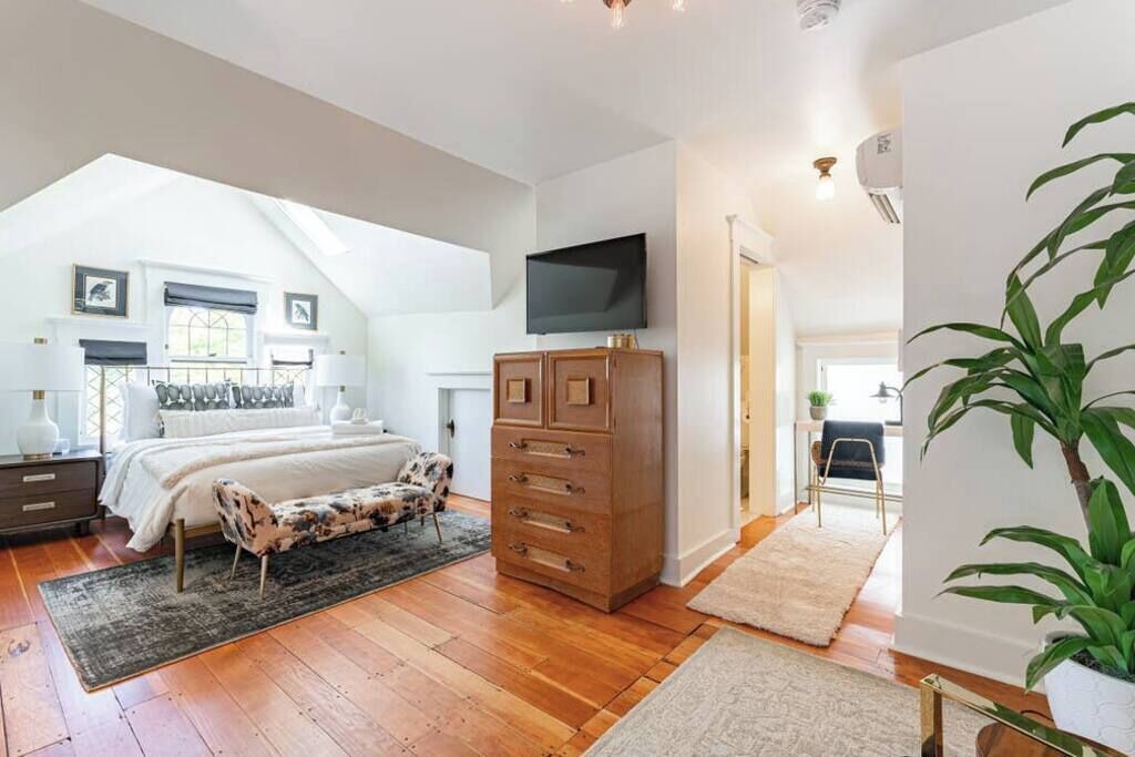 Photo of Bedroom in Nob Hill