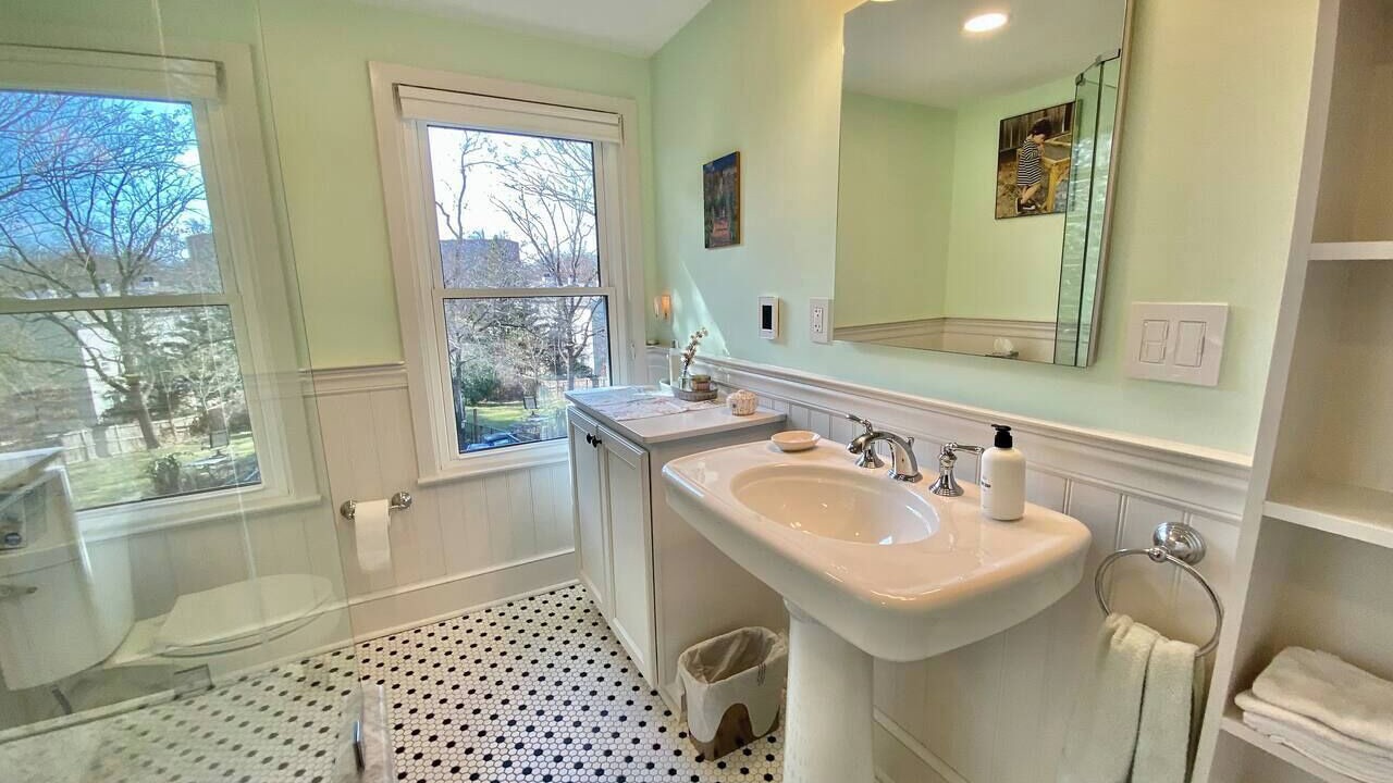 Photo of Bathroom in Cherrydale