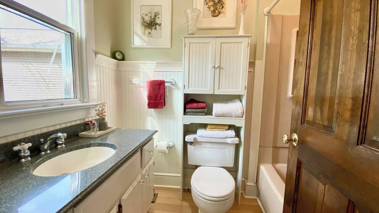 Photo of Bathroom in Cherrydale