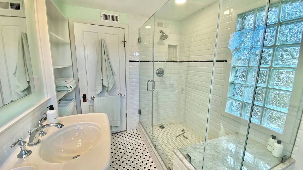 Photo of Bathroom in Cherrydale