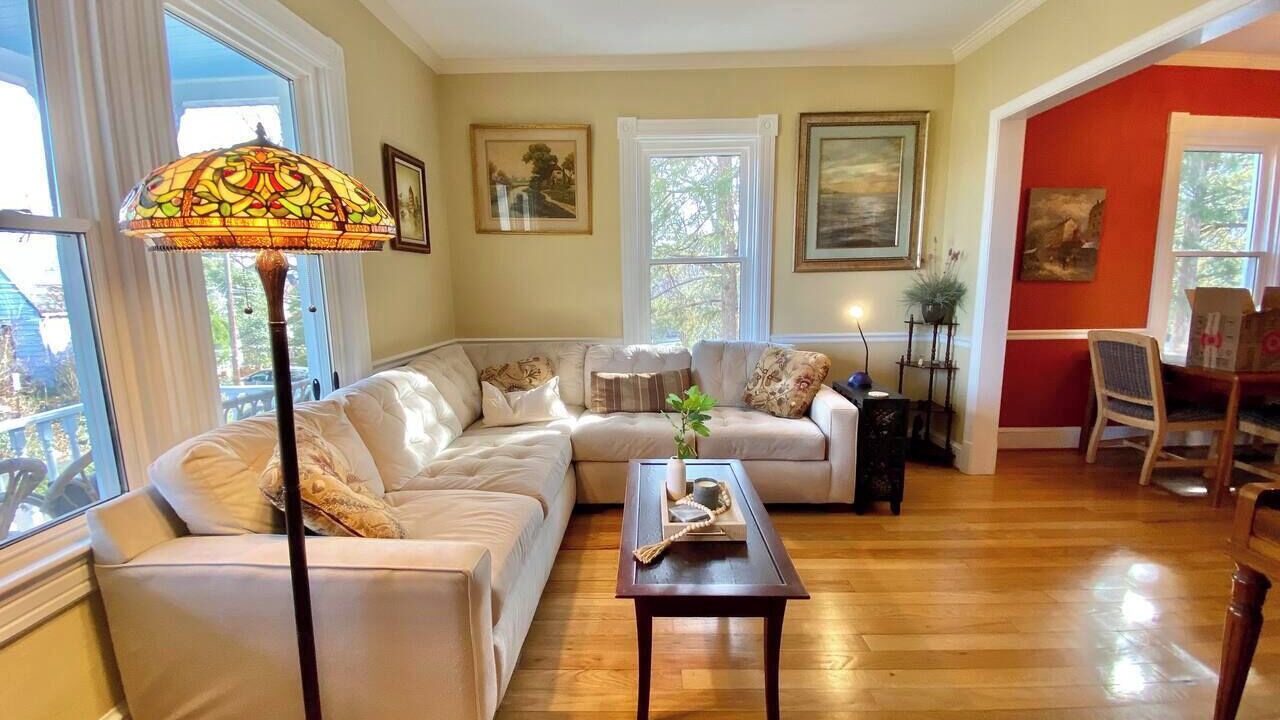 Photo of Livingroom in Cherrydale