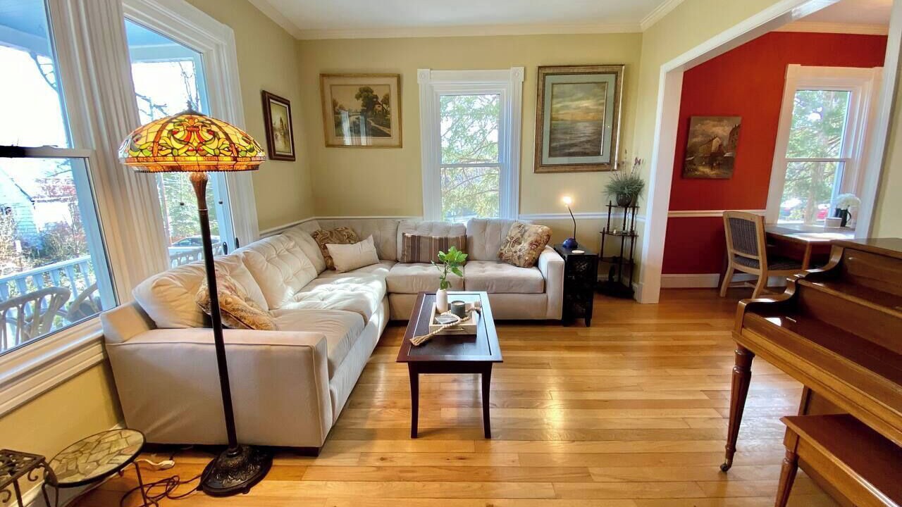 Photo of Livingroom in Cherrydale