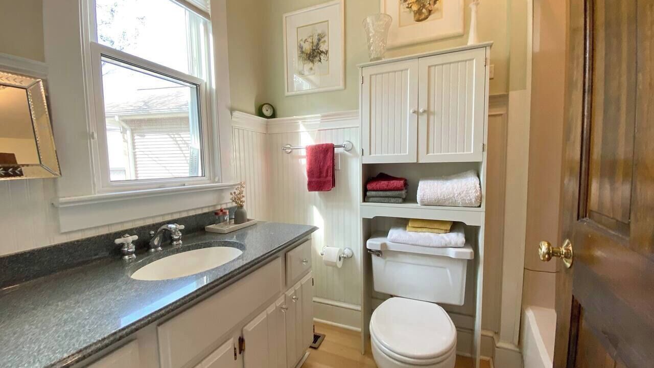 Photo of Bathroom in Cherrydale
