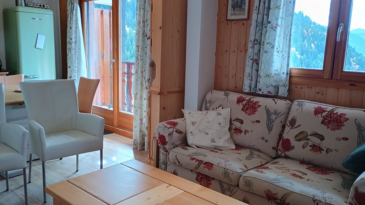 Photo of Livingroom in Station de Drouzin le Mont