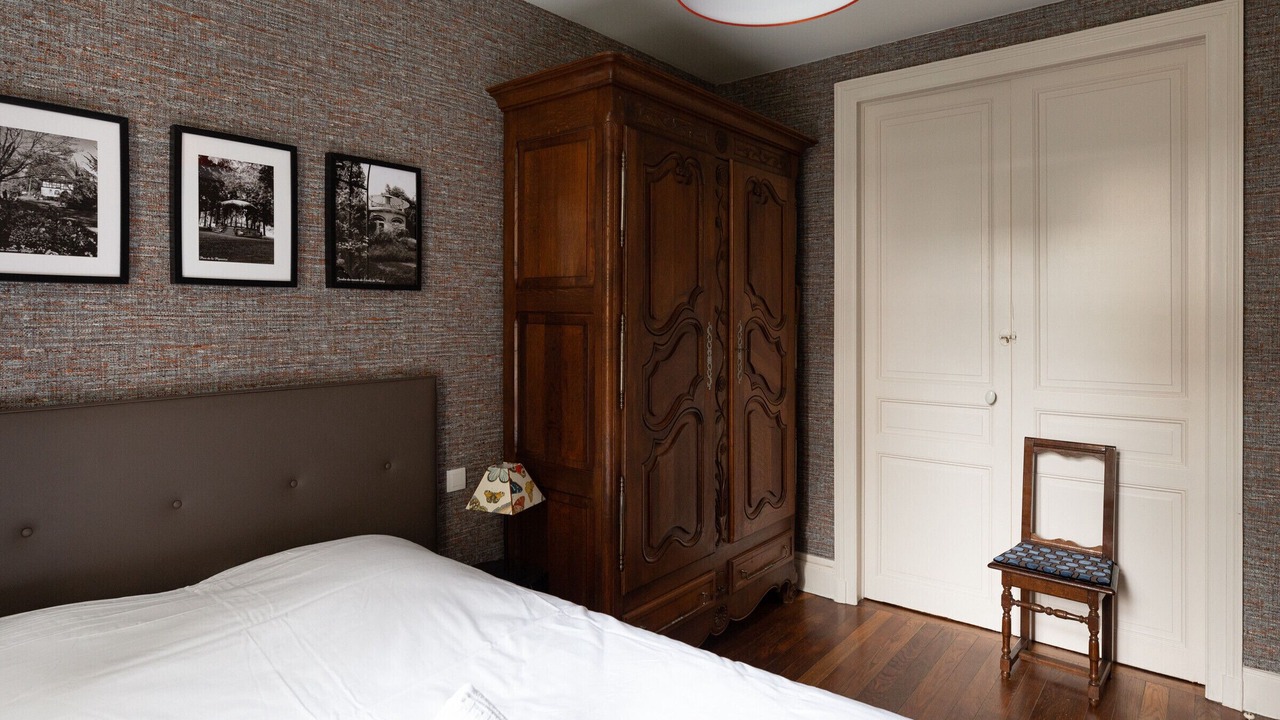 Photo of Bedroom in Poincare - Foch - Anatole France - Croix de Bourgogne