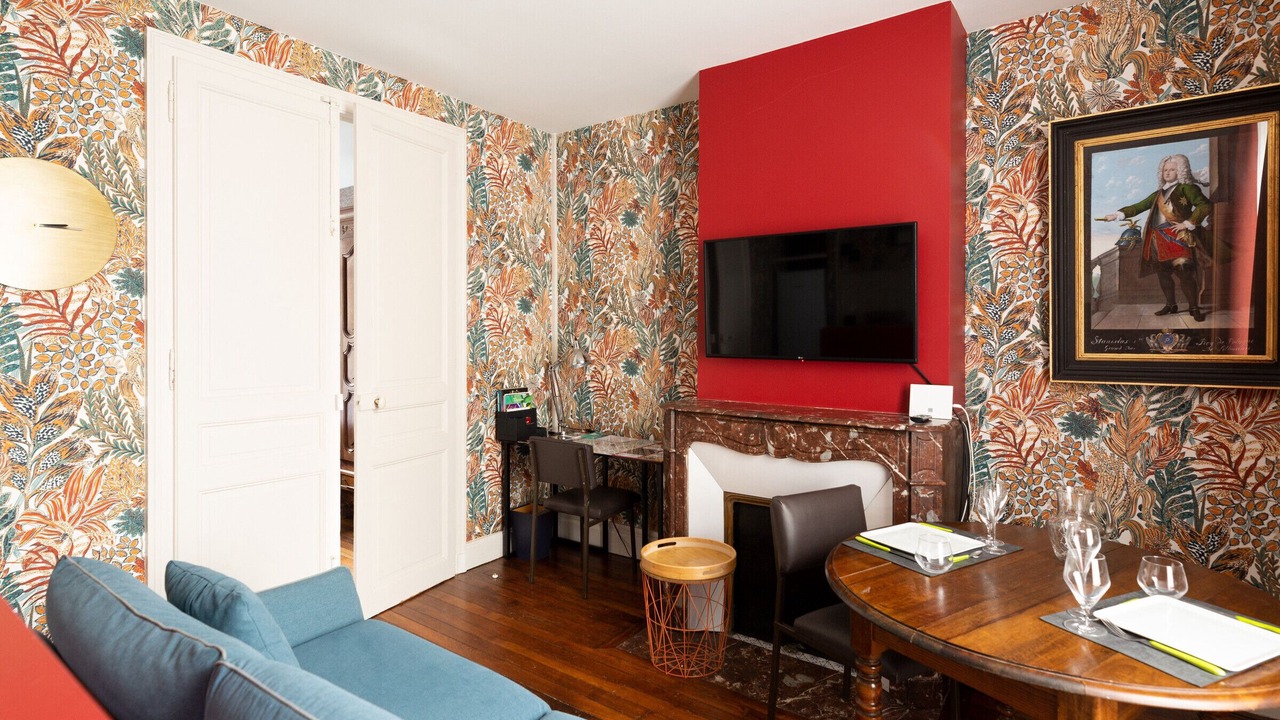 Photo of Livingroom in Poincare - Foch - Anatole France - Croix de Bourgogne