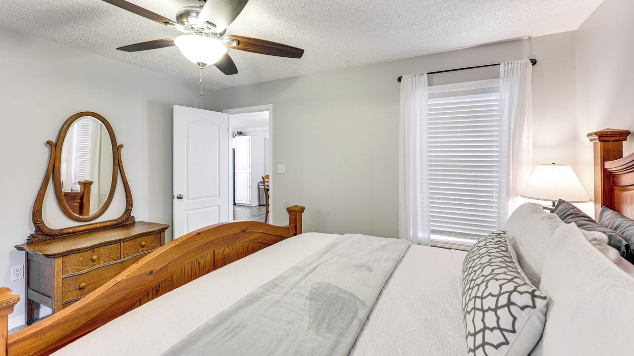 Photo of Bedroom in Russellville
