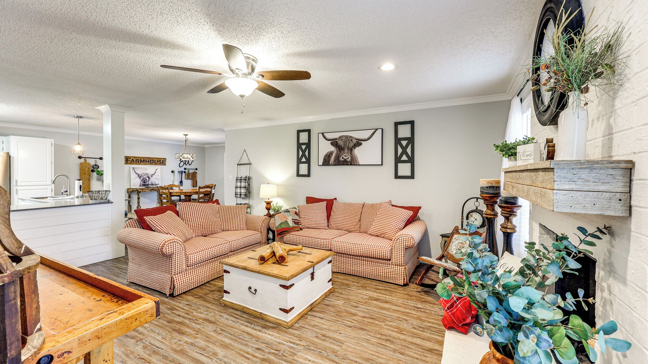 Photo of Livingroom in Russellville