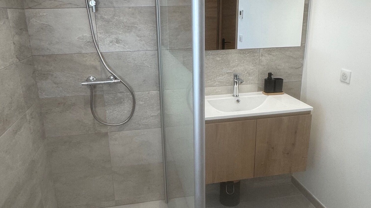 Photo of Bathroom in Saint-Genix-sur-Guiers