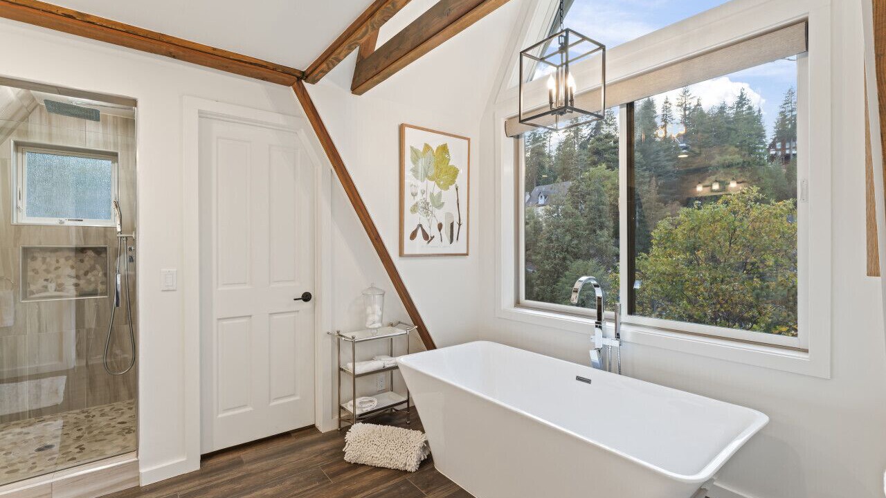 Photo of Bathroom in Blue Jay