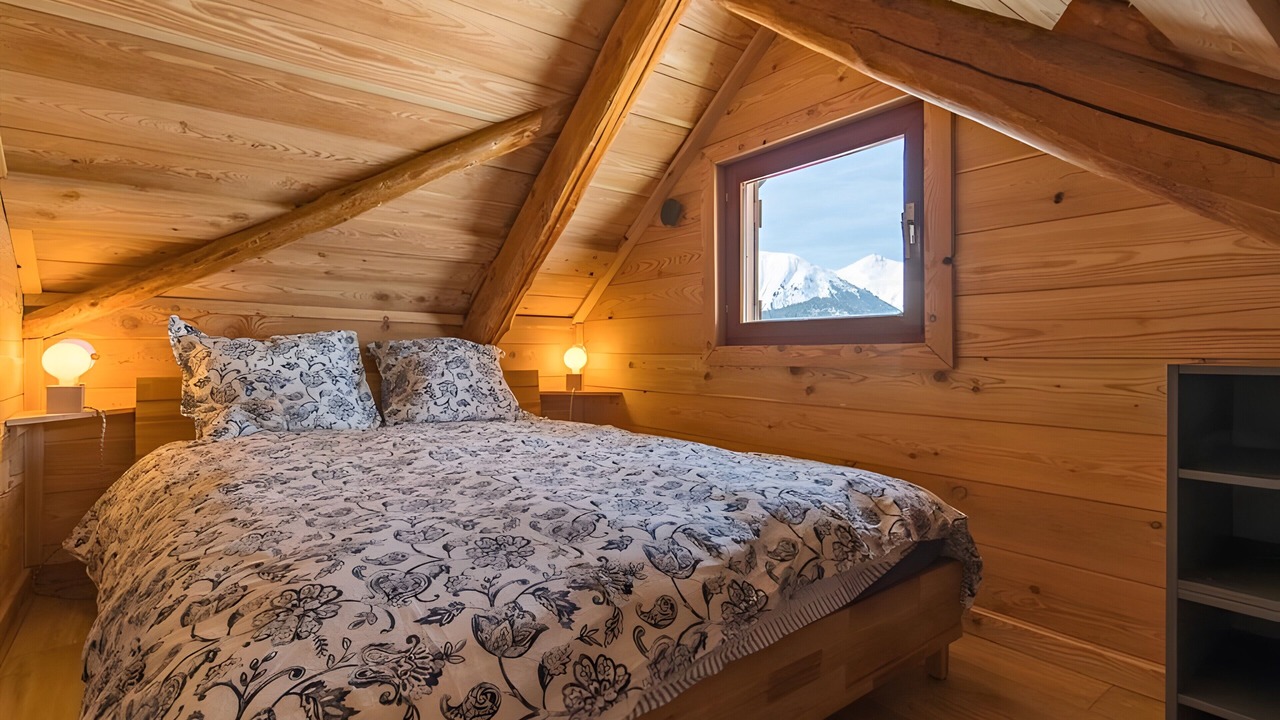 Photo of Bedroom in Albiez-le-Vieux