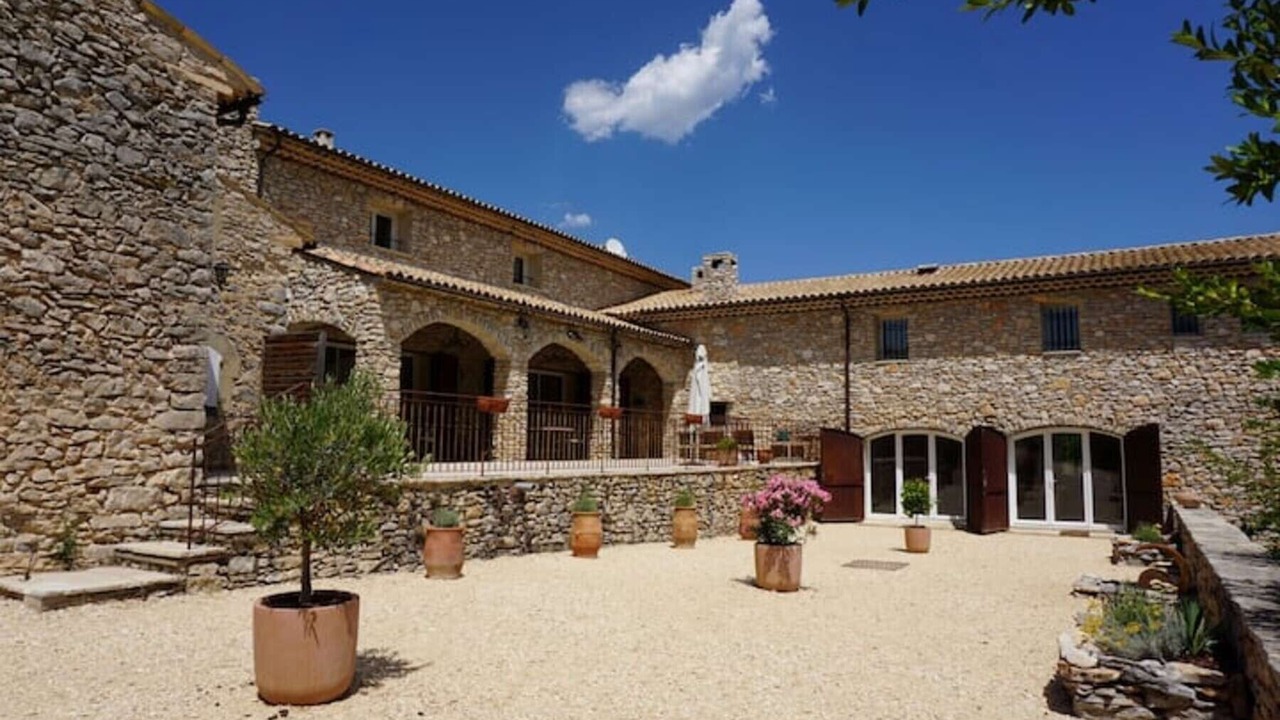Photo of Outdoor in Simiane-la-Rotonde