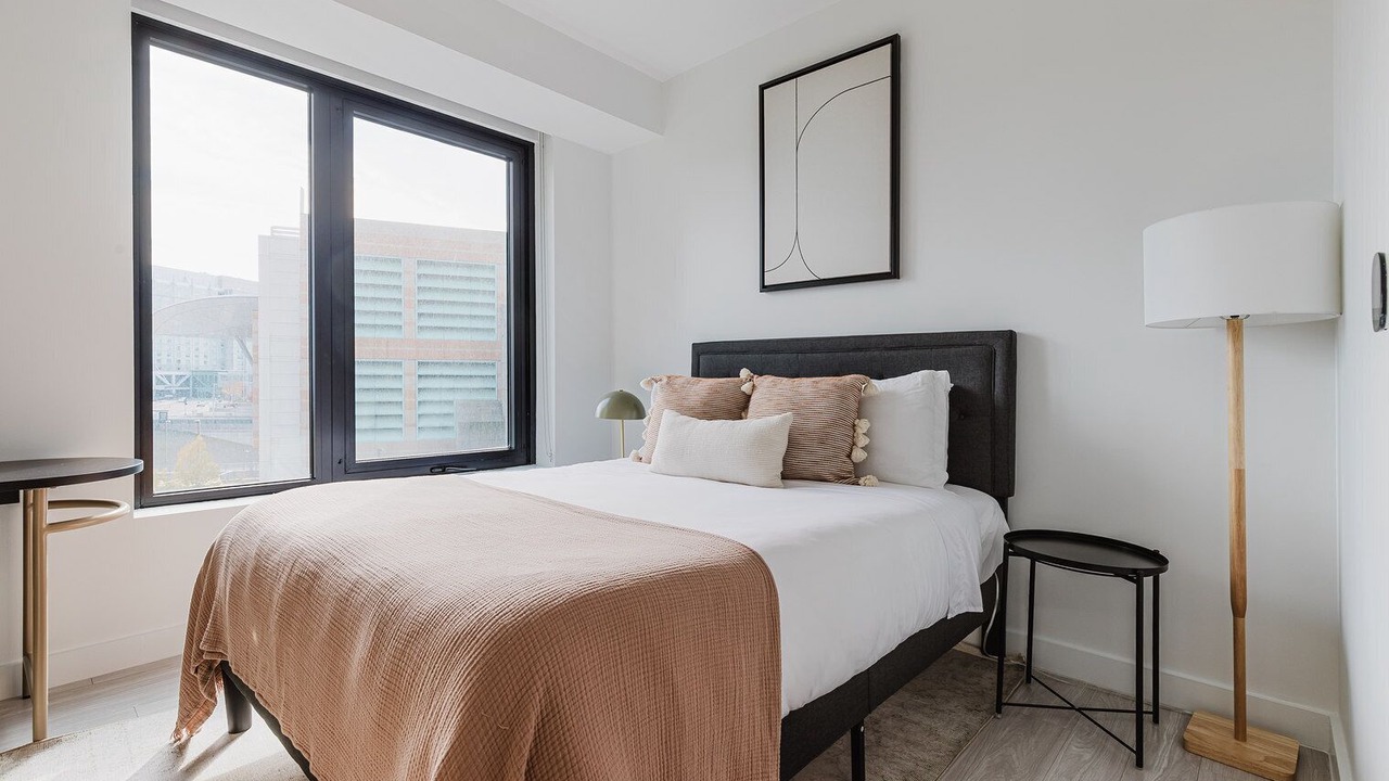 Photo of Bedroom in Seaport District