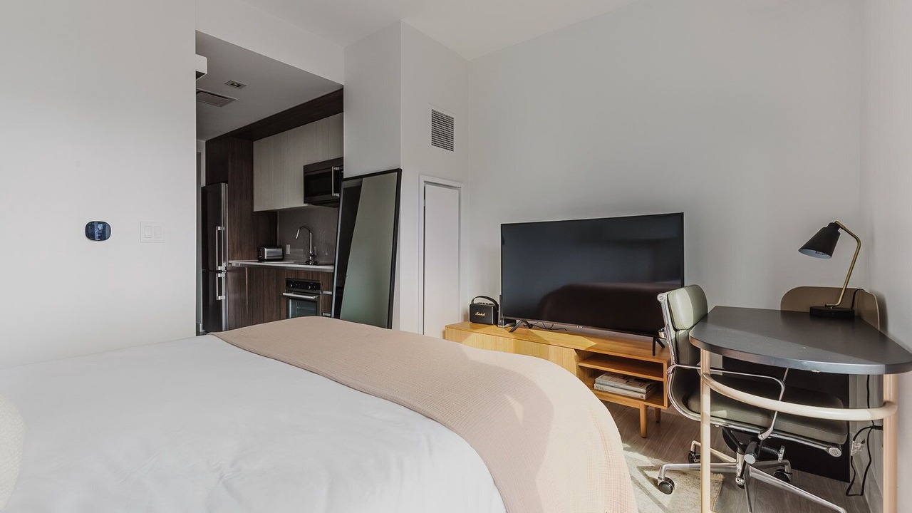 Photo of Bedroom in Seaport District