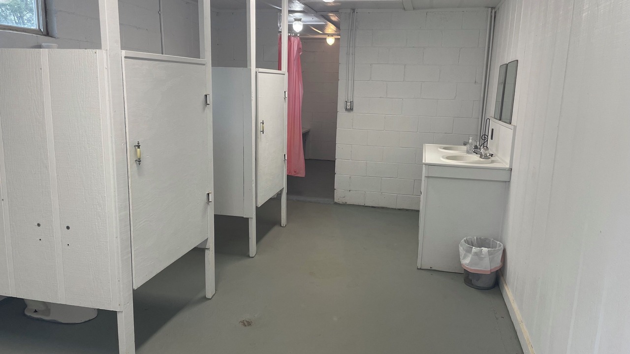 Photo of Bathroom in Eufaula