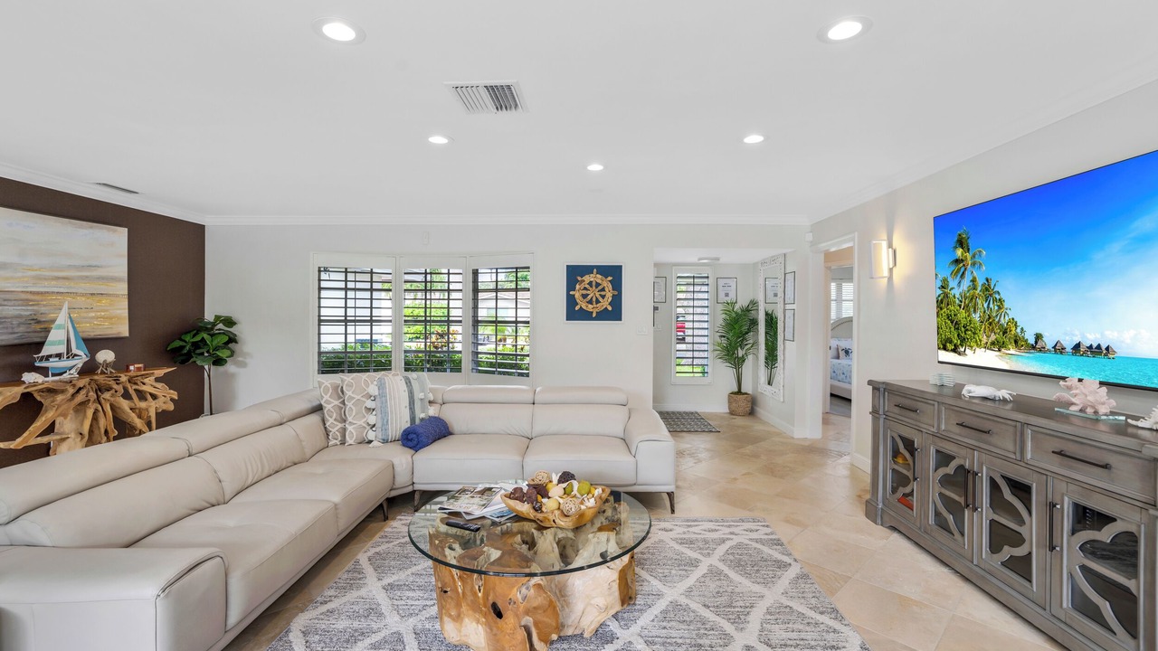 Photo of Livingroom in Imperial Point