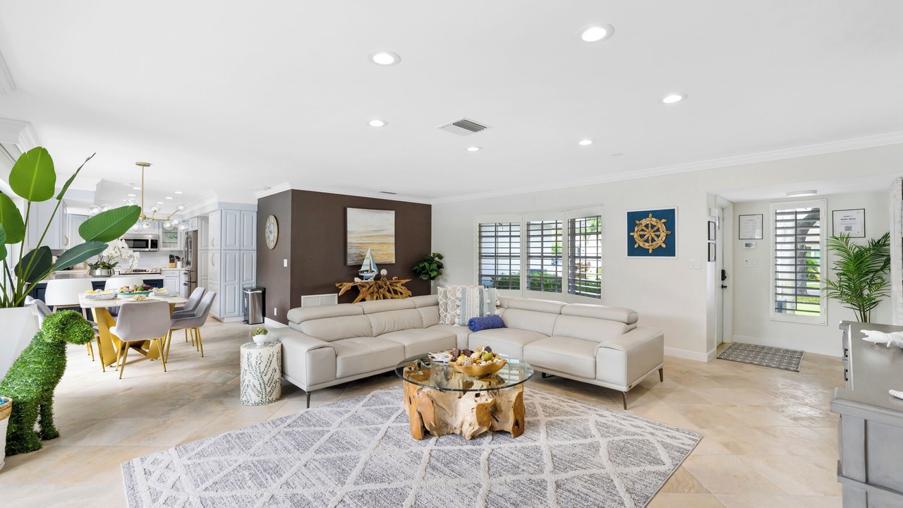 Photo of Livingroom in Imperial Point