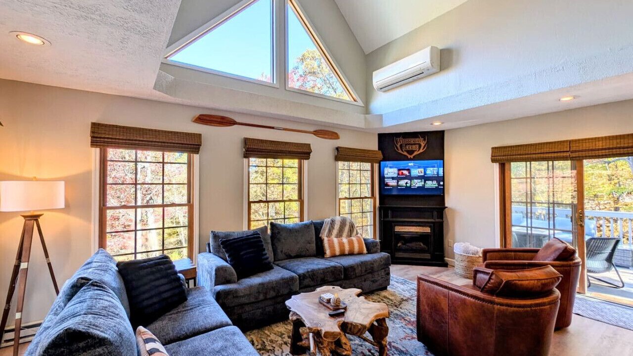 Photo of Livingroom in Chestnut Springs