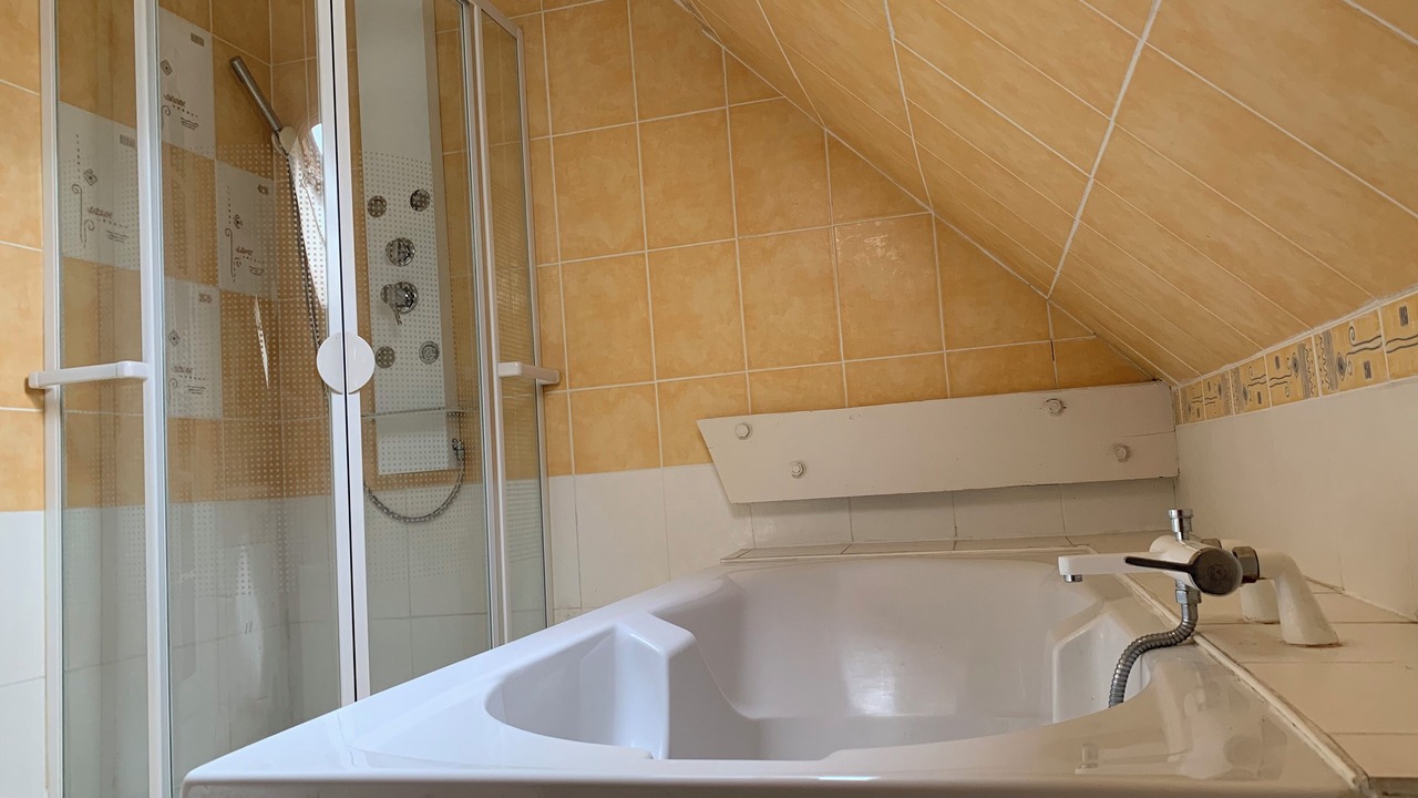 Photo of Bathroom in Clamart