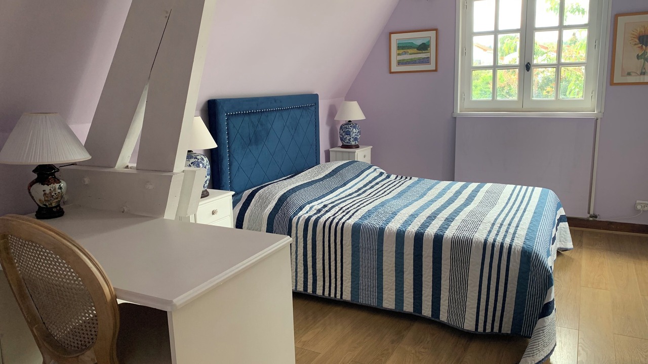 Photo of Bedroom in Clamart
