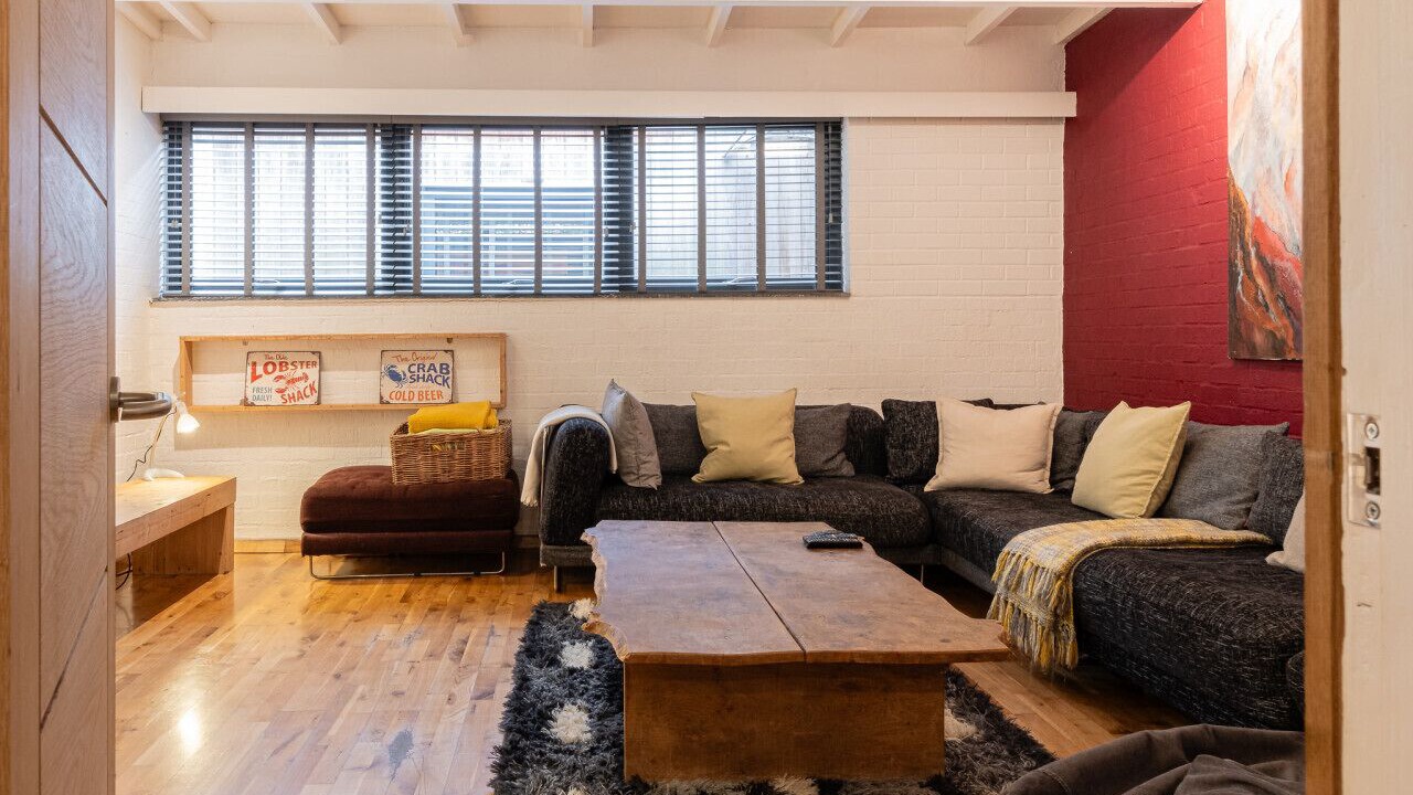 Photo of Livingroom in Birlingham