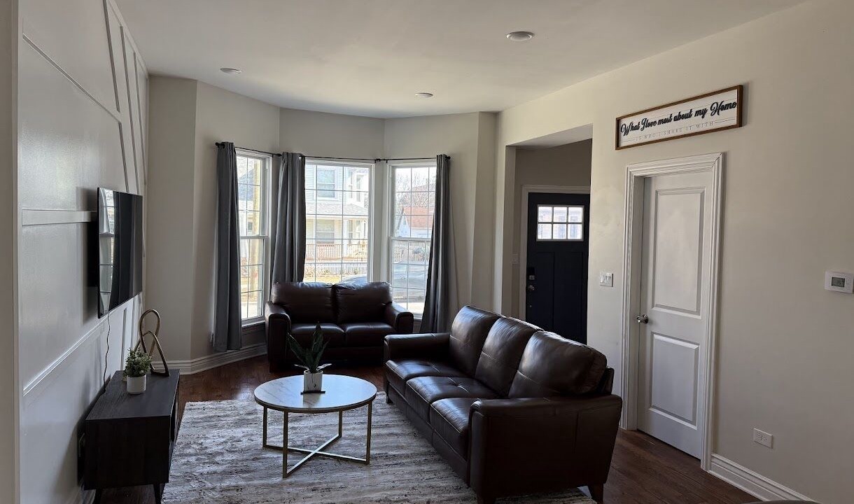 Photo of Livingroom in Brookfield