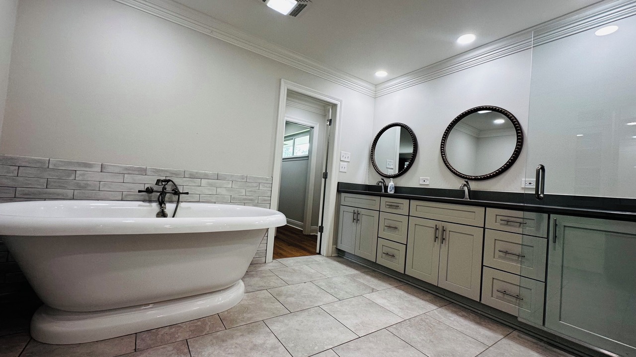 Photo of Bathroom in Highlands - Perkins